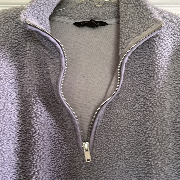 Banana Republic Fuzzy sweater - Picture 4 of 5